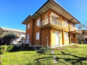 Villa in Historic Center, Desenzano del Garda, Lombardy 4 - 15802035