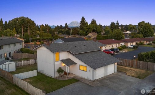 House in Puyallup, Washington, United States 1
