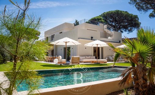 House in Zone Ouest Urbaine, Saint-Tropez, France 1