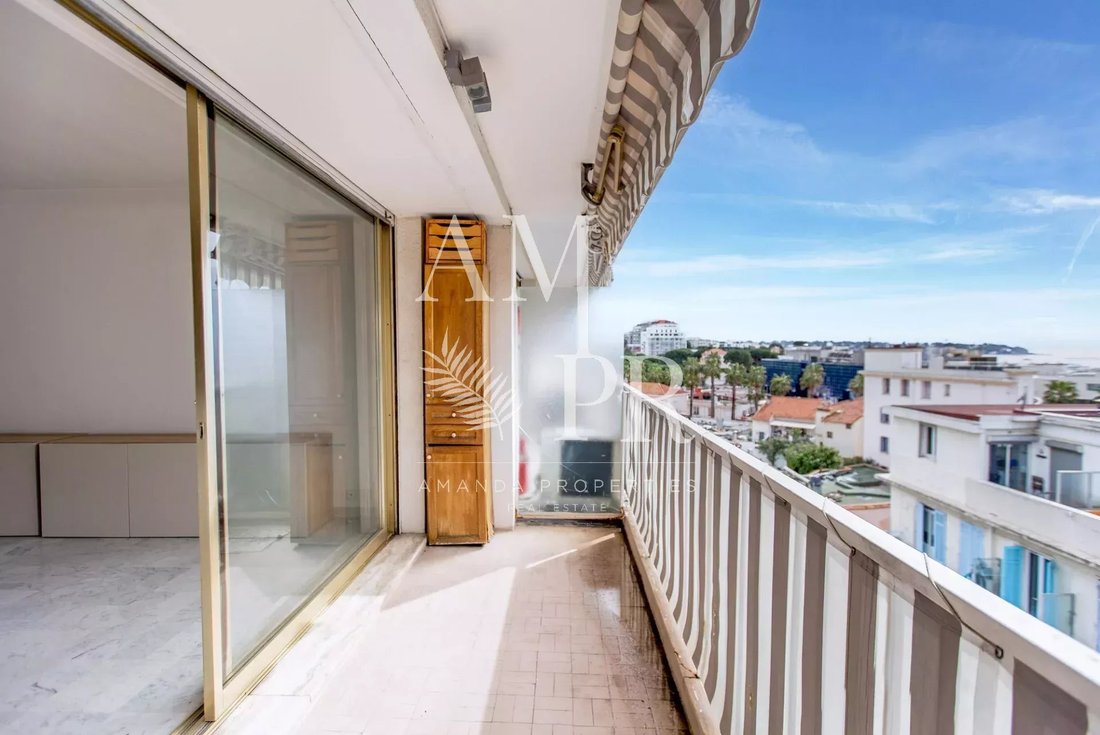 Apartment in Place de Gaulle, Antibes, France 2 - 15925399