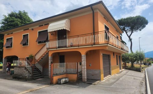 House in Segromigno in Monte, Capannori, Tuscany 1