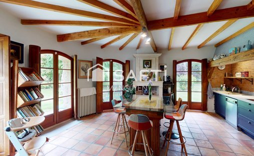 Castle for Sale in Barbezieux-Saint-Hilaire, Nouvelle-Aquitaine, France