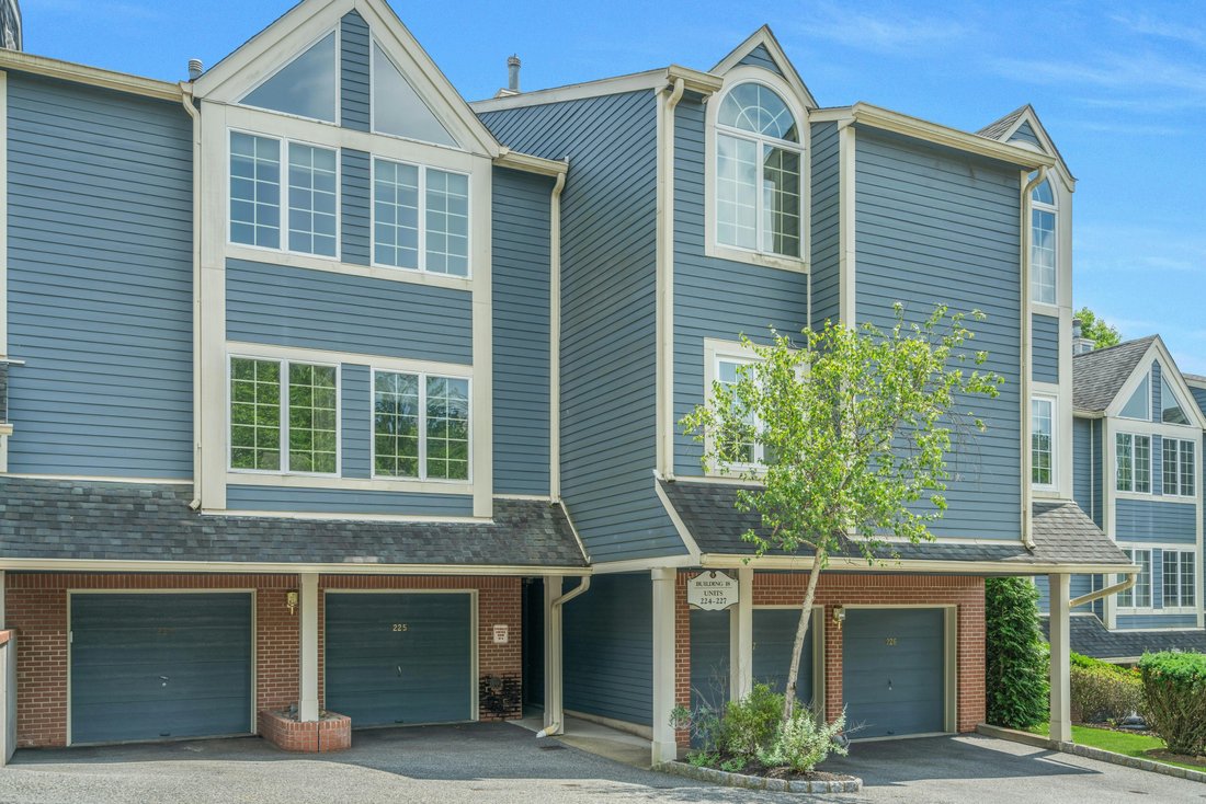 225 Cambridge Drive Ramsey Nj - 1100xxs 