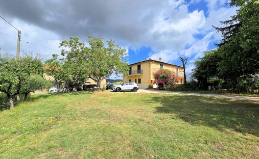 Country House in Barberino di Mugello, Tuscany, Italy 1