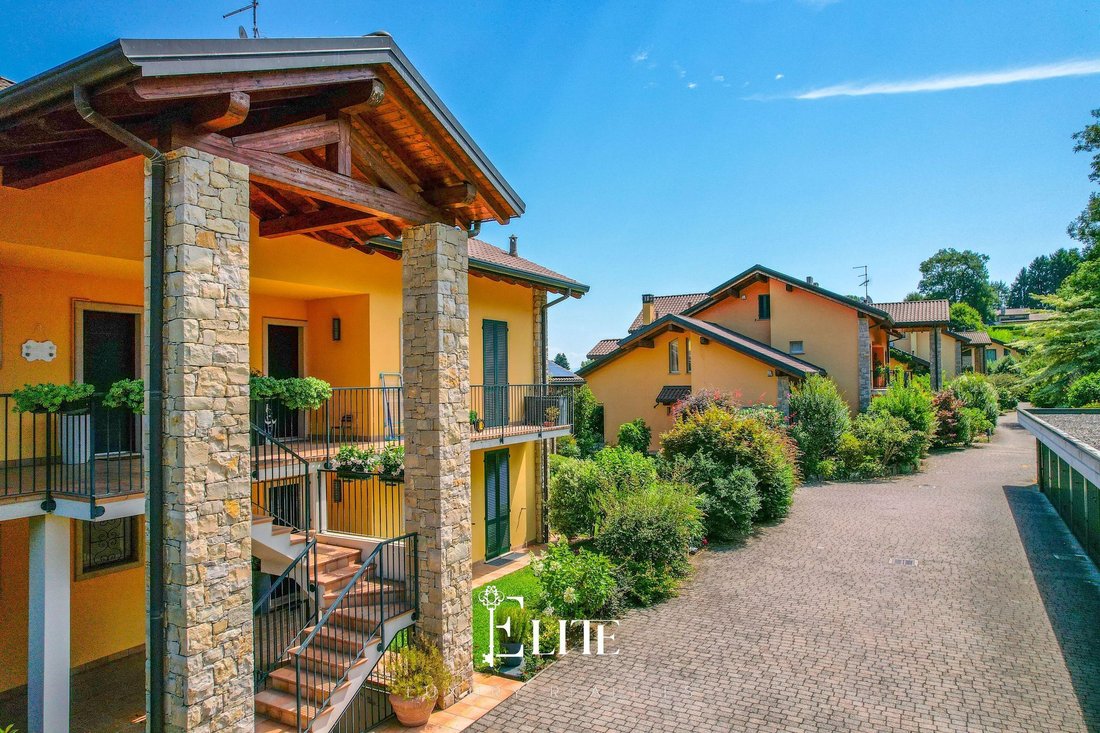 Apartment in Ranco, Lombardy, Lombardy, Italy 3 - 15919201