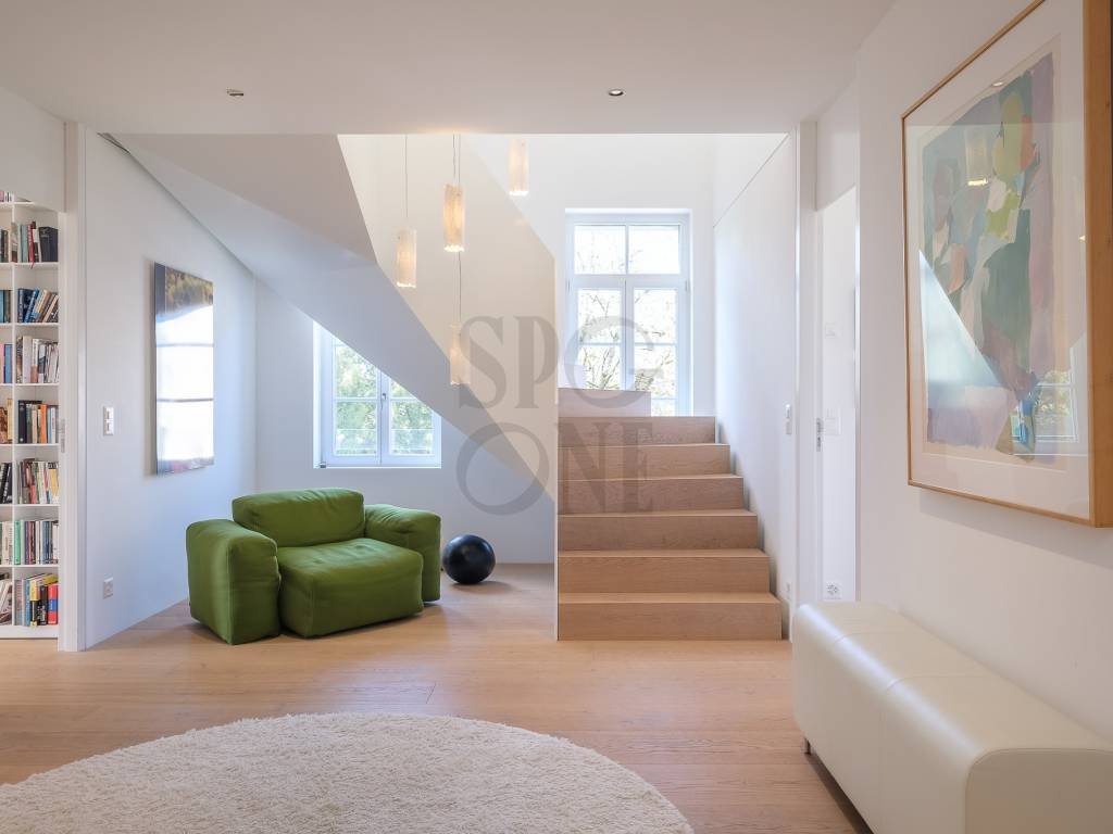 Stunning Duplex Penthouse With Rooftop Terrace And Open Views