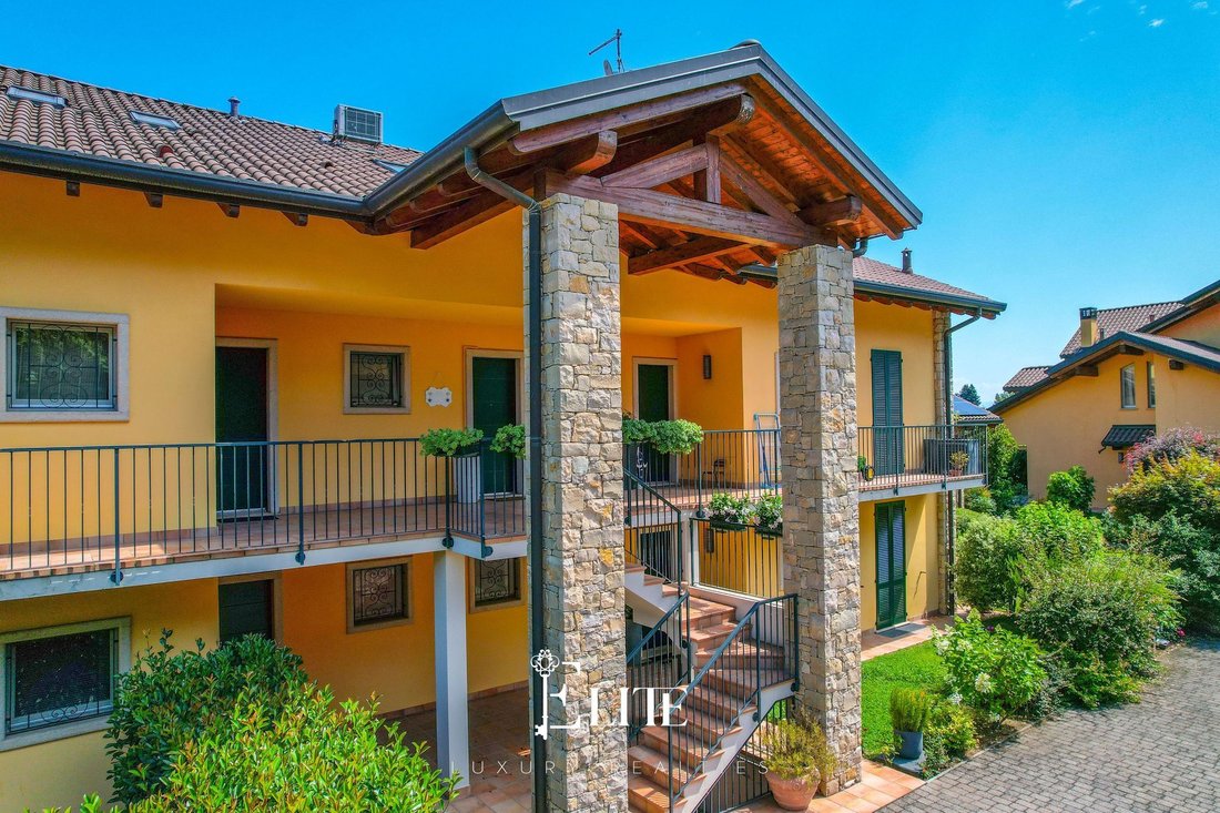 Apartment in Ranco, Lombardy, Lombardy, Italy 2 - 15919201