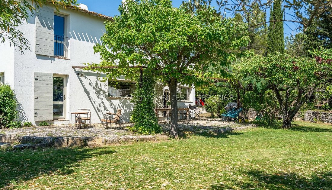 Le Rêve Provençal: A Restored Shepherd’s Haven Between Nîmes & Avignon