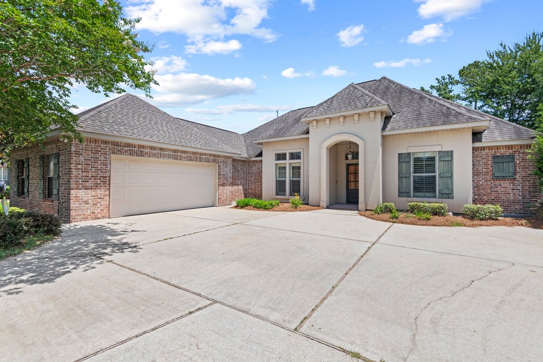 Covington, Louisiana, United States 1 - 15924282