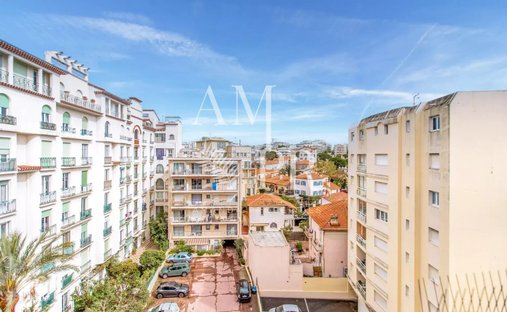 Wohnung in De-Gaulle-Platz, Antibes, Frankreich 1