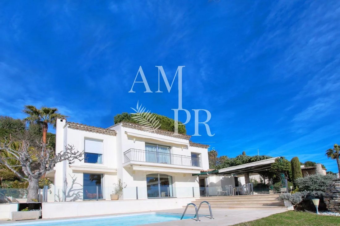 Villa in Cannes, Provence-Alpes-Côte d'Azur, France 3 - 15925391