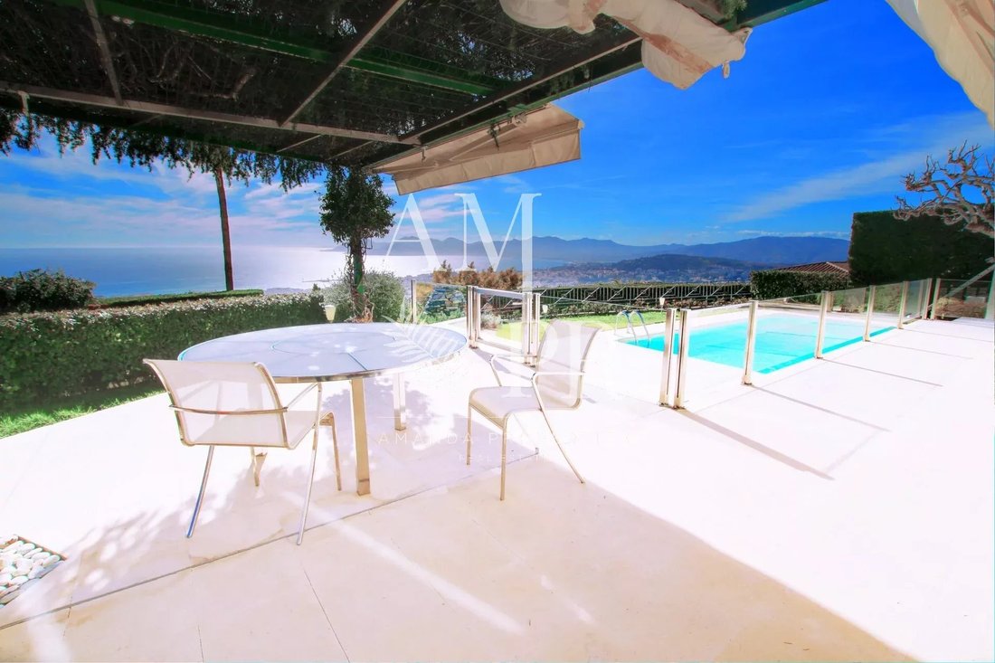Villa in Cannes, Provence-Alpes-Côte d'Azur, France 2 - 15925391