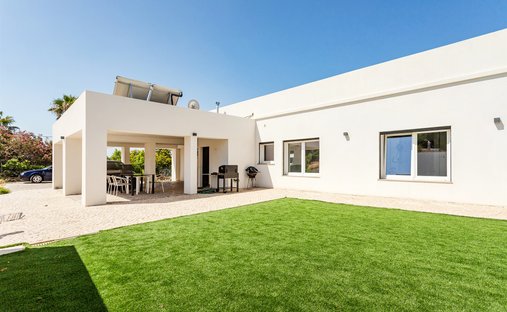 House in Santa Barbara de Nexe, Algarve, Portugal 1