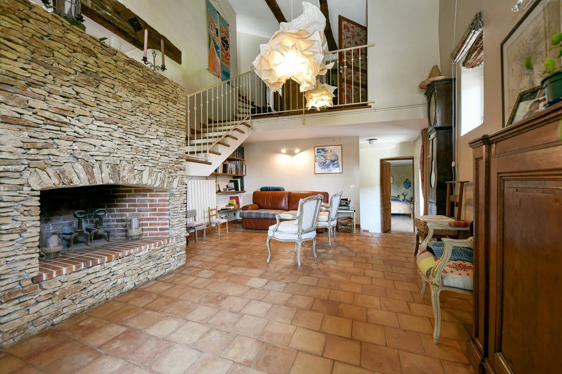 Estate in Saint-Michel-d'Euzet, Occitania, France 4 - 15919290