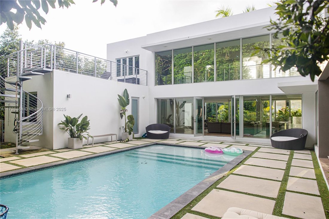 House in Miami, Florida, United States 3 - 15921560