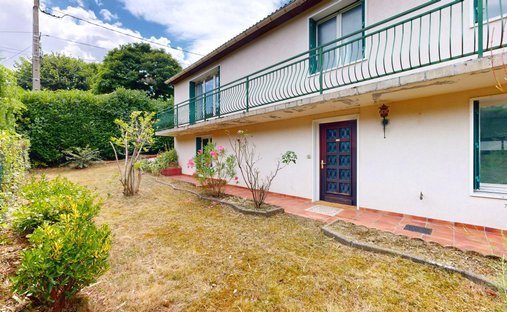 House in Bord-de-Osaone, Fontaines-sur-Saône, France 1