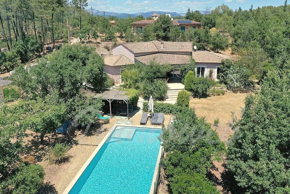 Villa in Saint-Paul-en-Forêt, Provence-Alpes-Côte d'Azur, France 1 - 15379484