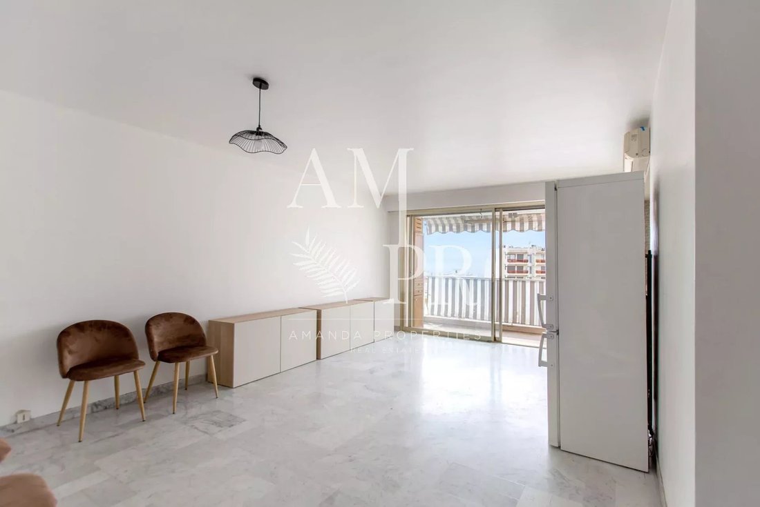 Apartment in Place de Gaulle, Antibes, France 4 - 15925399