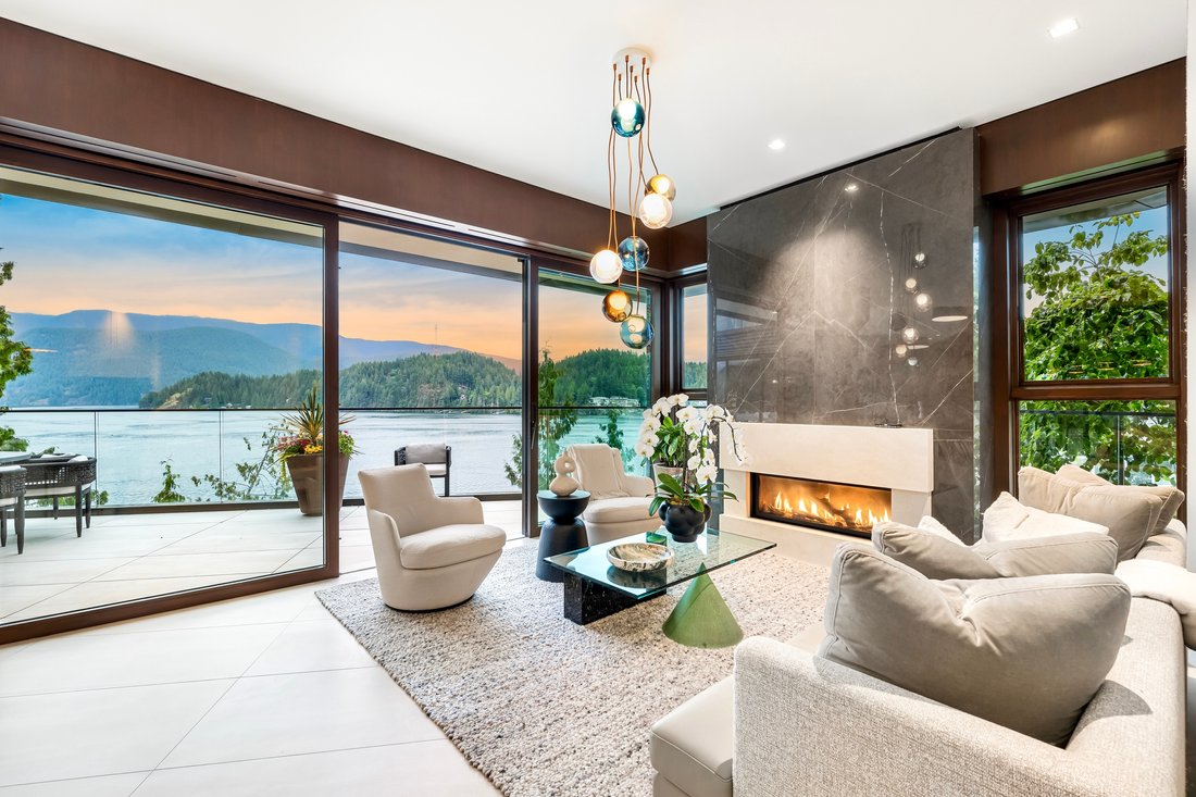 House in North Vancouver, British Columbia, Canada 3 - 15920683