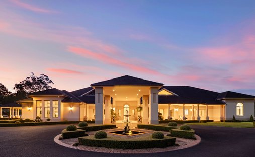 Estate in Dural, New South Wales, Australia 1