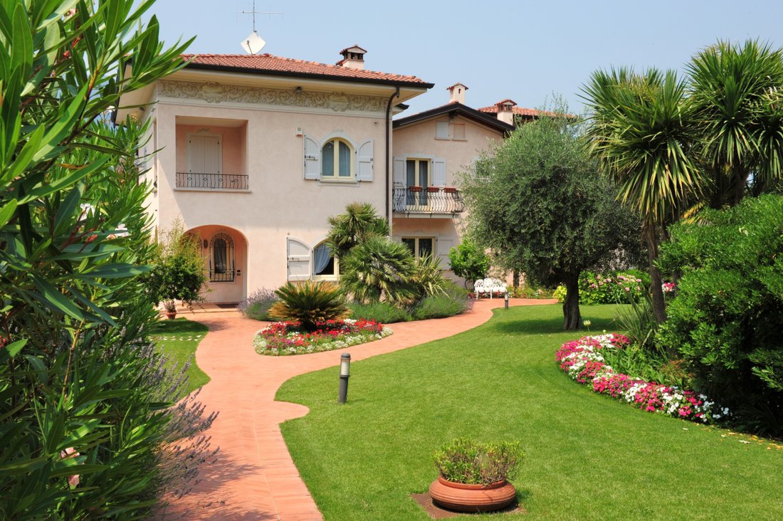 Villa in Iseo, Lombardy, Italy 3 - 15743656