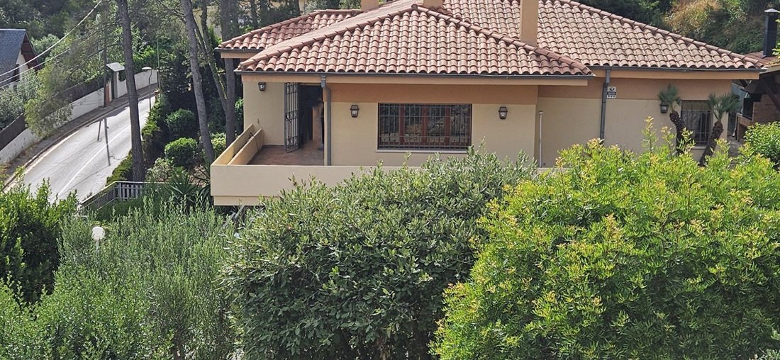 House in Corbera de Llobregat, Catalonia, Spain 4 - 15927348