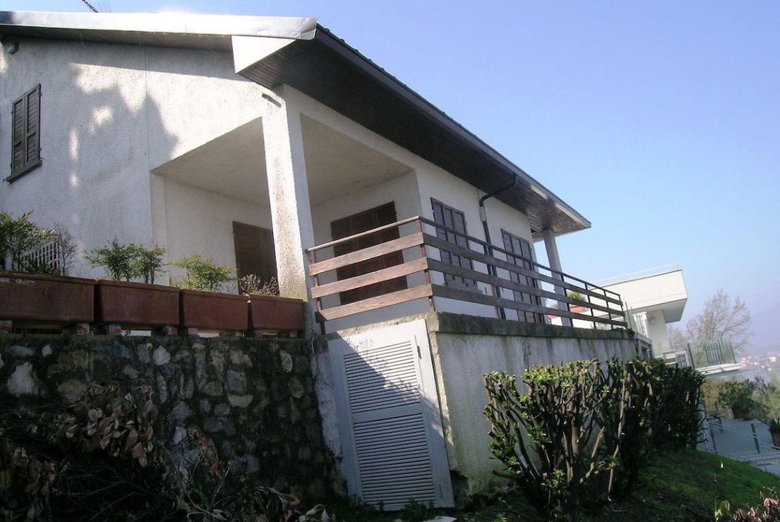 Villa in Iseo, Lombardy, Italy 1 - 15743339
