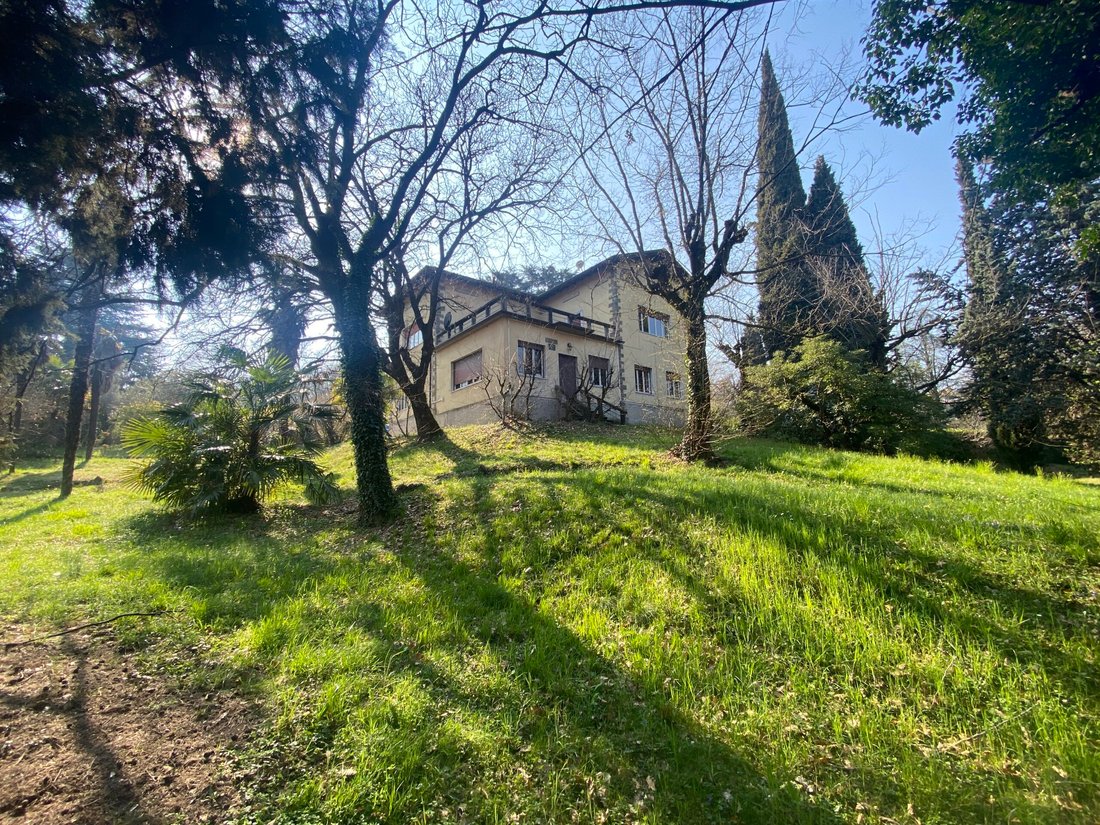 Villa in Iseo, Lombardy, Italy 1 - 15743636