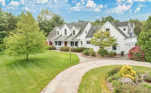 House in Simsbury, Connecticut, United States 1