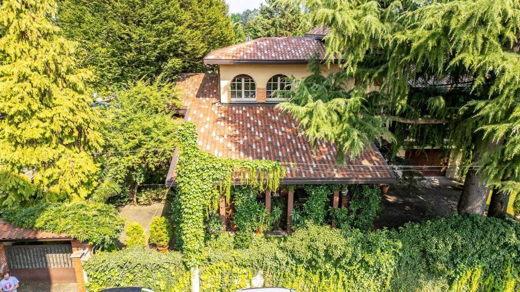 Villa in Gorla Minore, Lombardy, Italy 5 - 15927401