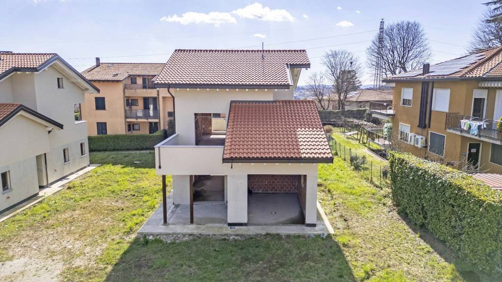 Villa in Valle Olona - San Fermo, Varese, Lombardy 1 - 15927384