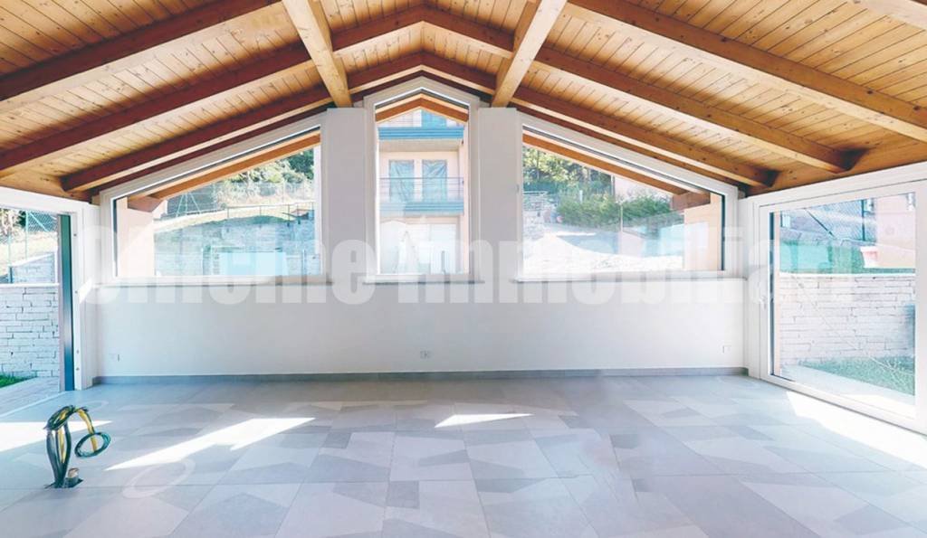 Villa in Gavirate, Lombardy, Italy 3 - 15927408