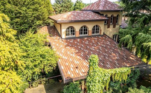 Villa in Gorla Minore, Lombardy, Italy 1