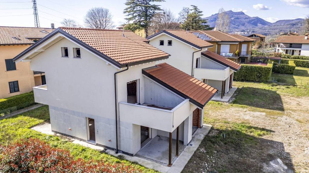 Villa in Valle Olona - San Fermo, Varese, Lombardy 5 - 15927384