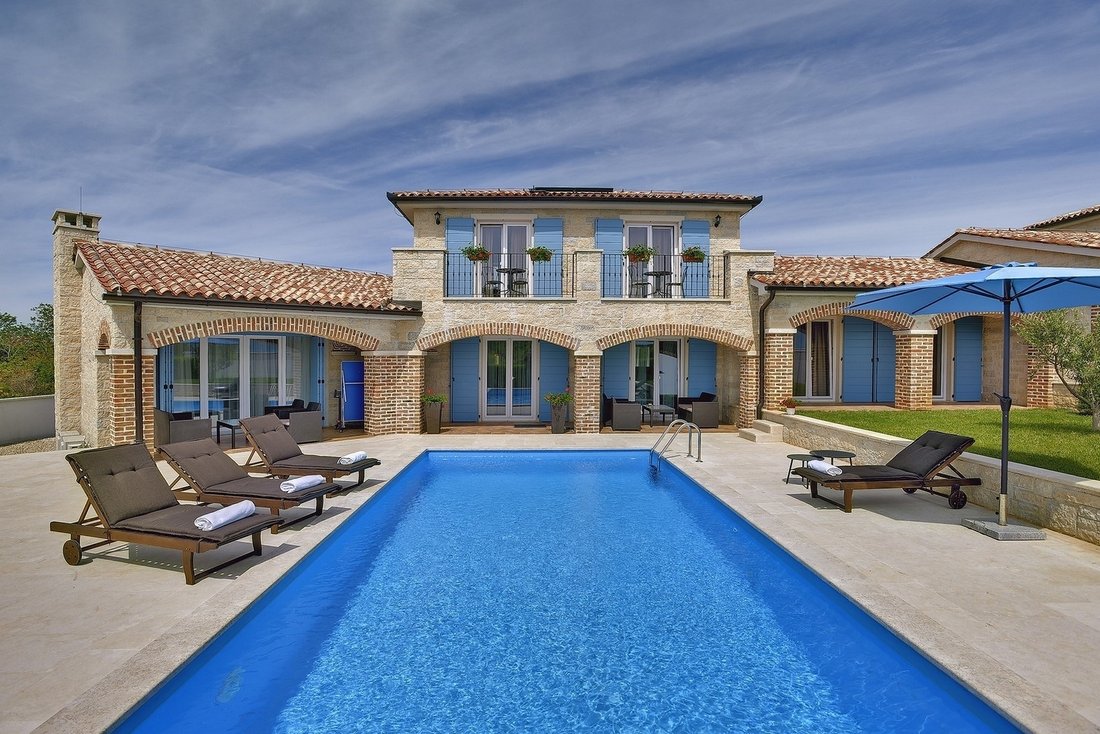Villa in Medulin, Istria County, Croatia 2 - 15927482