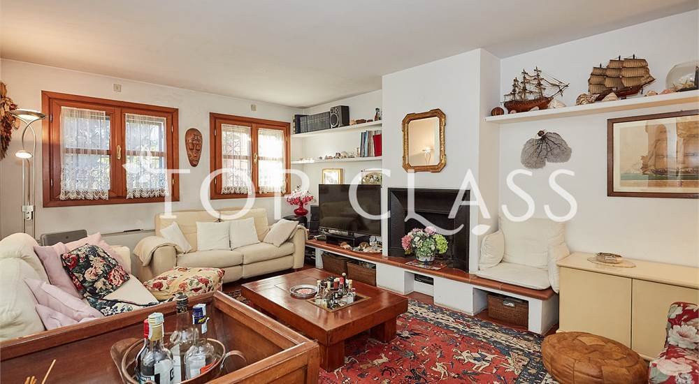 Villa in Basiglio, Lombardy, Italy 1 - 15928688