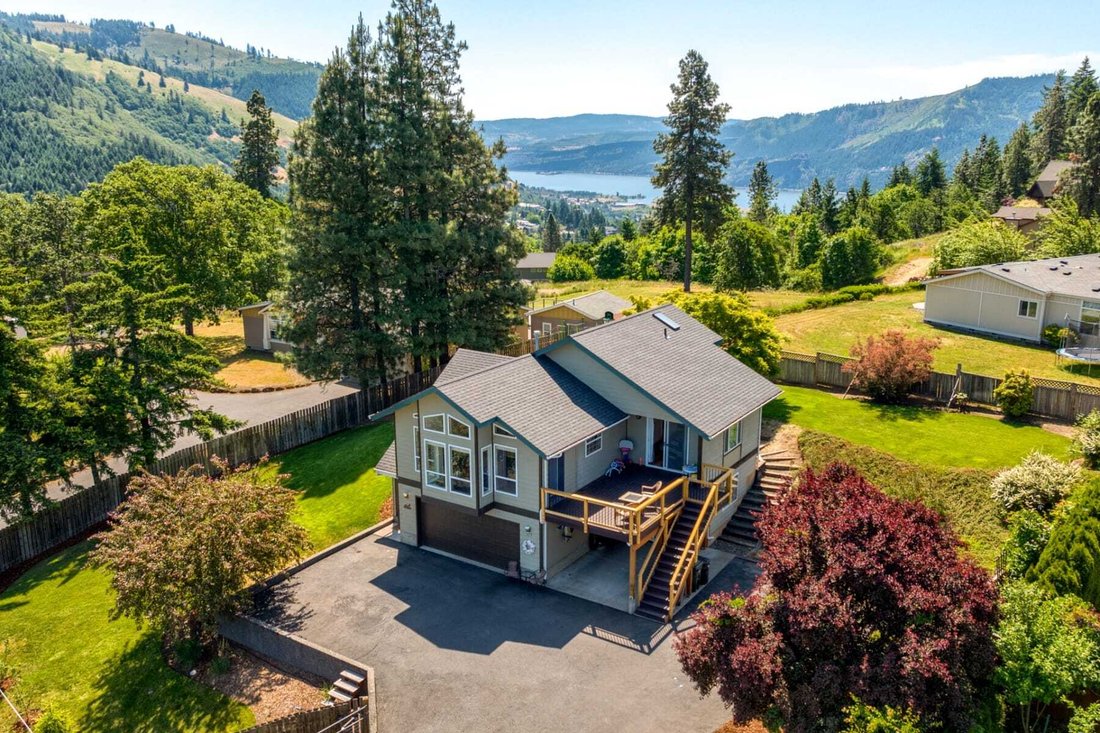 377 Nw Spring St White Salmon, Wa In White Salmon, Washington, United