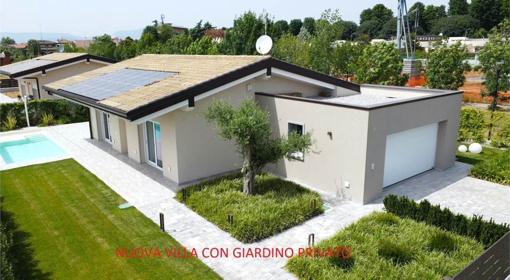 Villa in Historic Center, Lonato del Garda, Lombardy 1 - 15928695