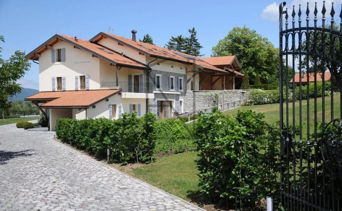 Villa in Essertines-sur-Rolle, Waadt, Schweiz 2 - 15928965