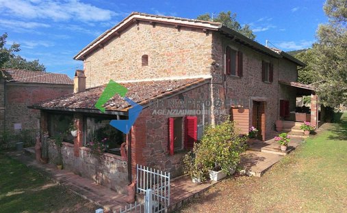 Country House in Bucine, Tuscany, Italy 1