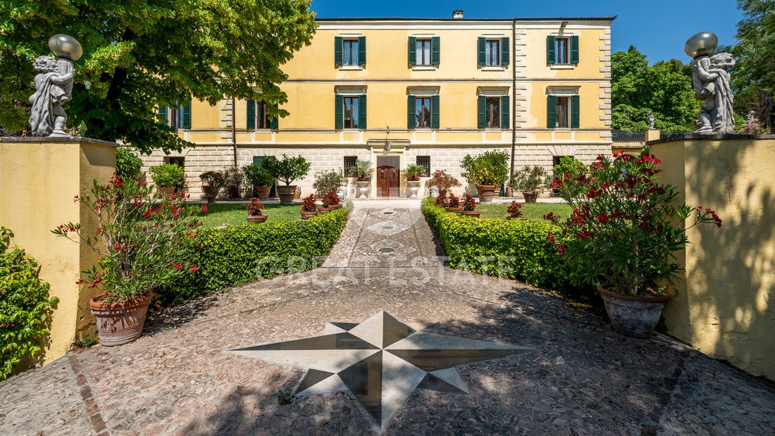 Villa en Trevi, Umbría, Italia 1 - 10673642