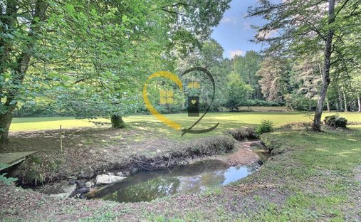 Castle for Sale in Allogny, Centre-Val de Loire, France