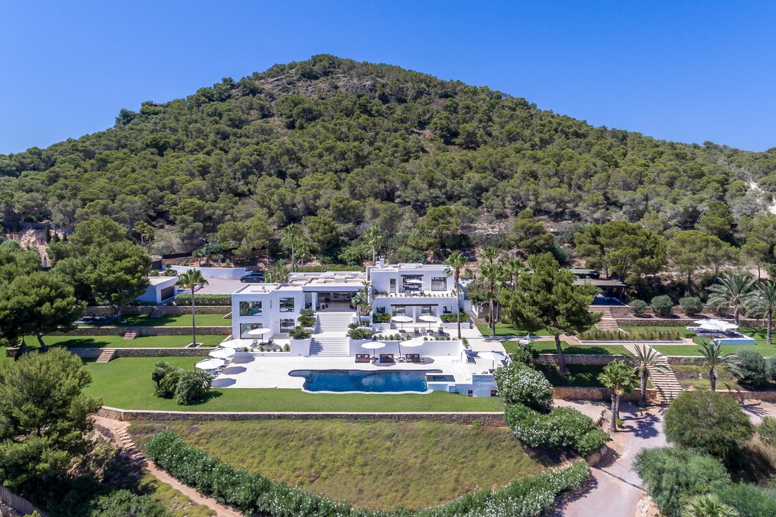 Villa in Cap Martinet, Santa Eularia des Riu, Balearic Islands 3 - 15930046