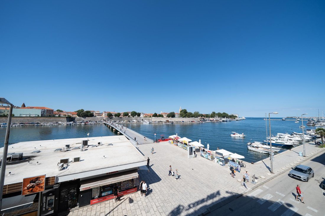 Apartment in Mjesni odbor Vostarnica, Zadar, Zadar County 1 - 15933184