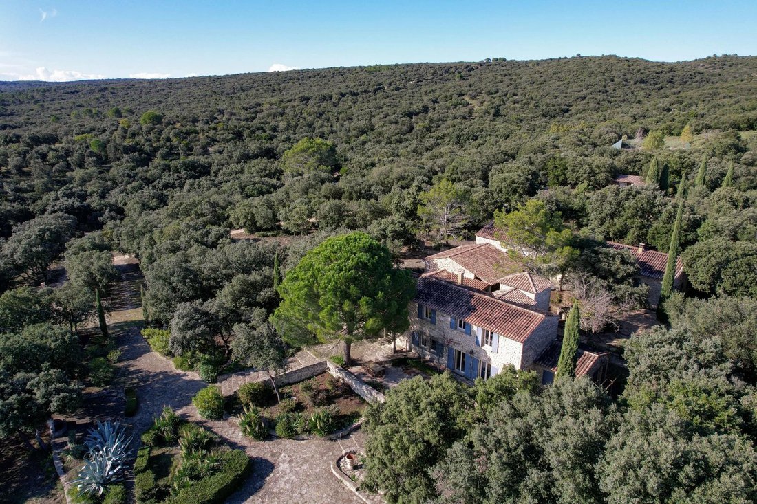 Estate in Uzès, Occitania, France 2 - 15931592
