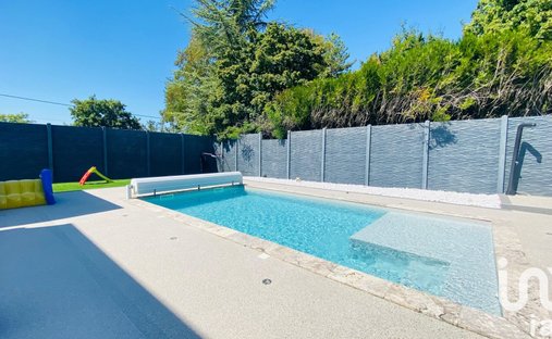 Castle for Sale in Bourges, Centre-Val de Loire, France