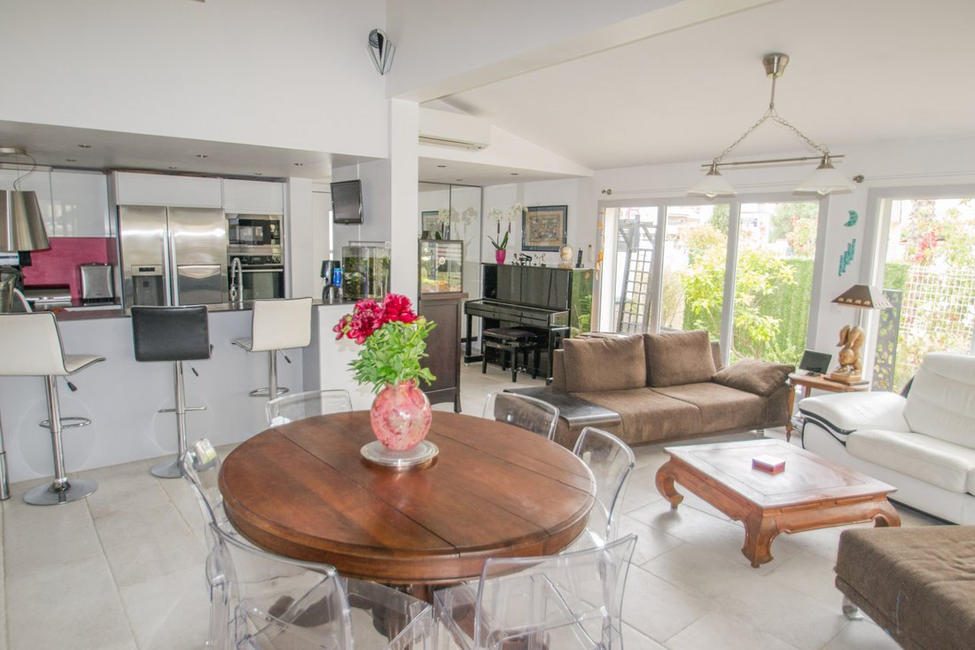 House in Les Cougoulins-Rastines, Antibes, France 3 - 15932955