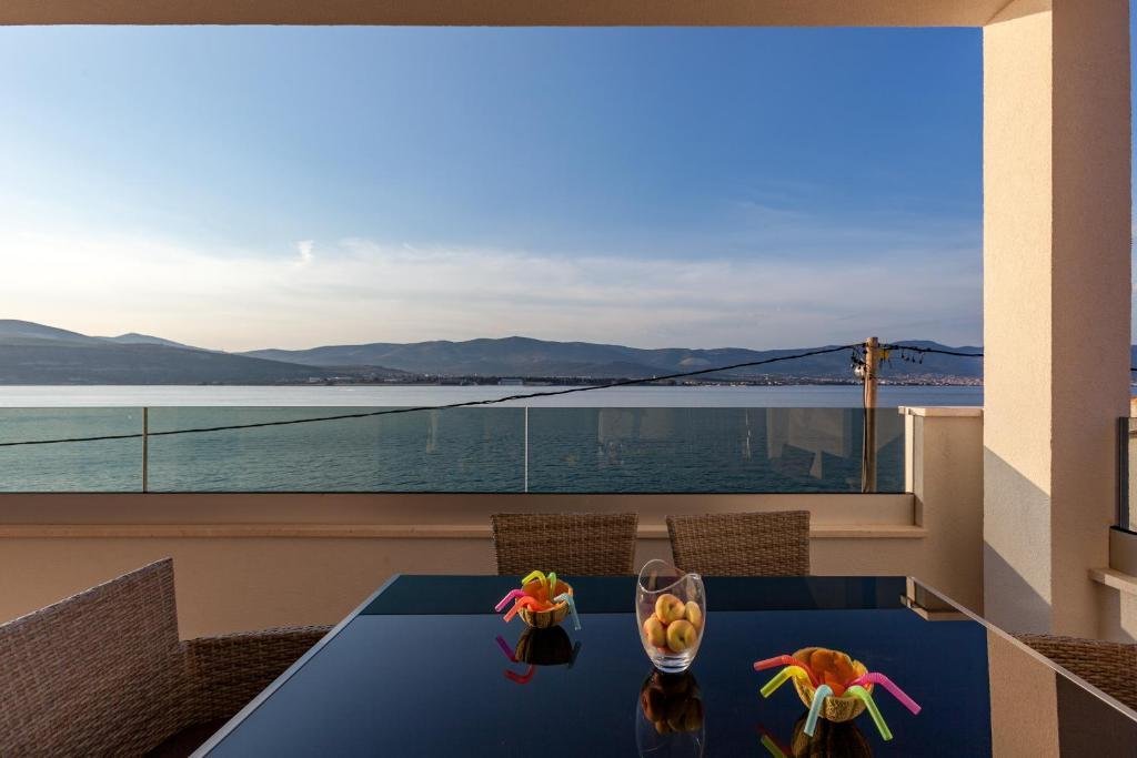 Villa in Zedno, Split-Dalmatia County, Croatia 2 - 15933517