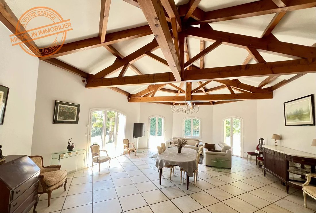 Villa in Saint-Cyr-au-Mont-d'Or, Auvergne-Rhône-Alpes, France 2 - 15931557
