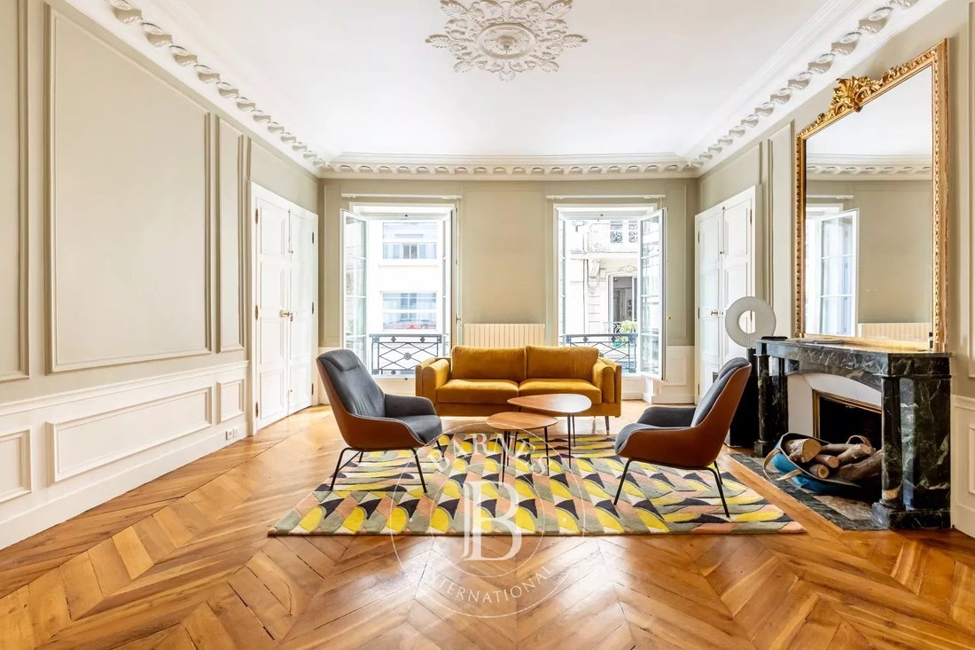 Apartment in Elysées-Madeleine, Paris 8e Arrondissement, Paris 2 - 15933055